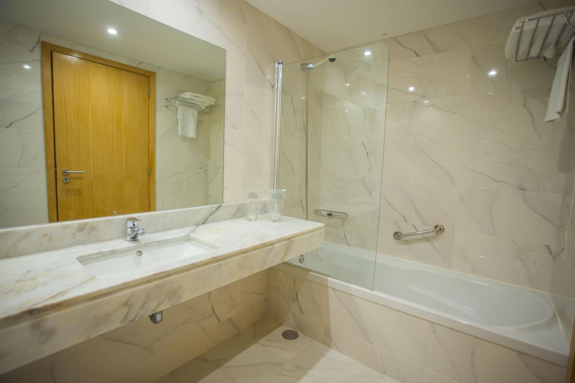 Double Room,790740657:JPEG